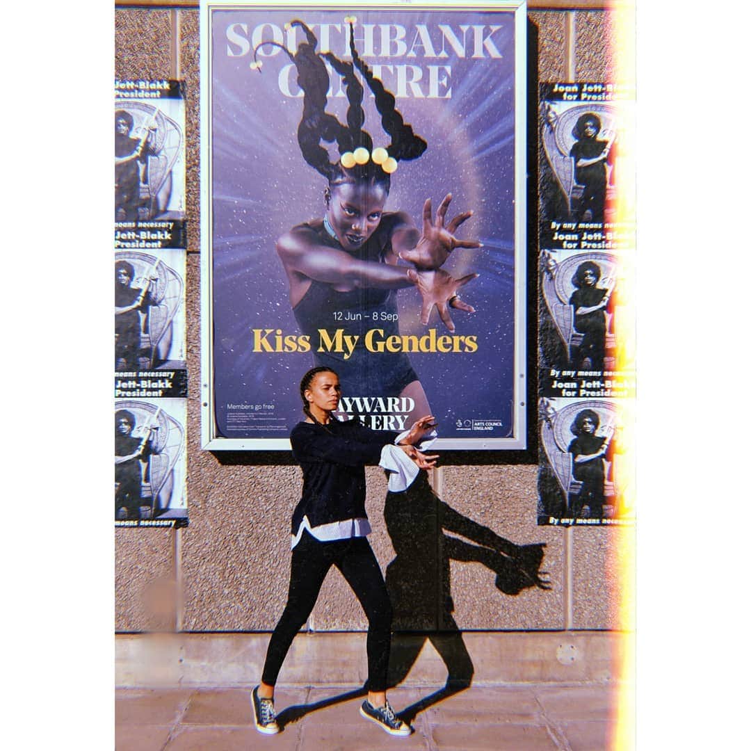 Ana Sofia Martinsさんのインスタグラム写真 - (Ana Sofia MartinsInstagram)「"KISS MY GENDERS" 🌈 #exhibition #kissmygenders #haywardgallery #kamehameha」7月13日 3時26分 - miss_ana_sofia
