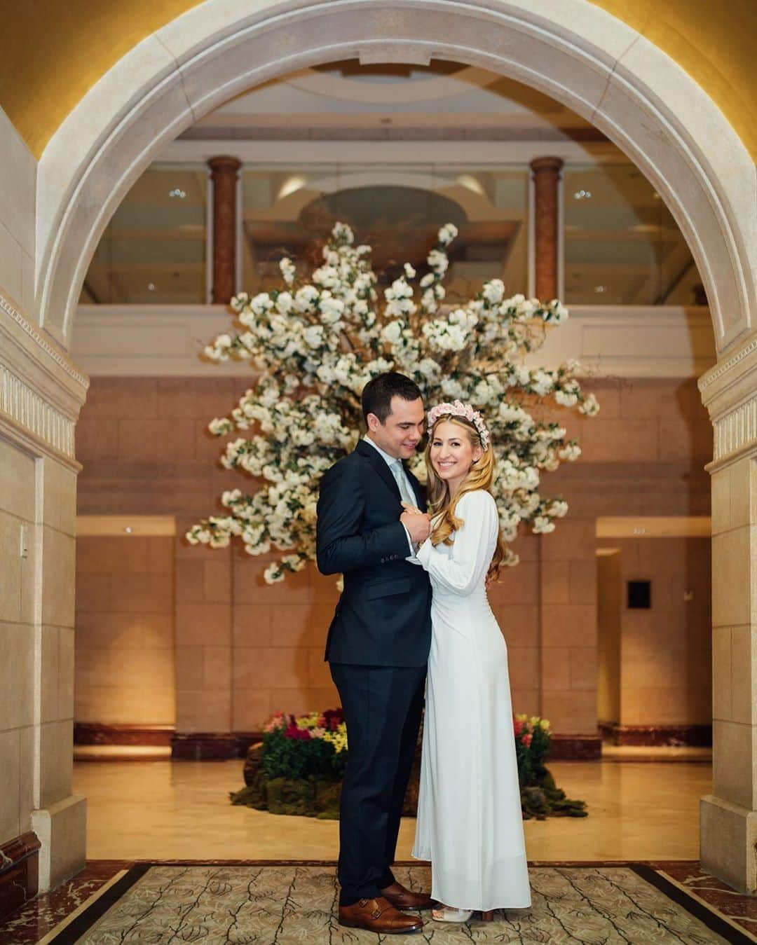 The Peninsula Hotelsさんのインスタグラム写真 - (The Peninsula HotelsInstagram)「We can’t help falling in love with this photo of @michelle_laurenv and her husband, captured at @thepeninsulanyc. . . . . . . #peninsulahotels #luxuryhotels #luxuryhotelexperience #luxurytravel #travel #beautifuldestinations #welltraveled #traveldiaries #jetset #jetsetter #hotel #hotellife」7月13日 3時42分 - peninsulahotels