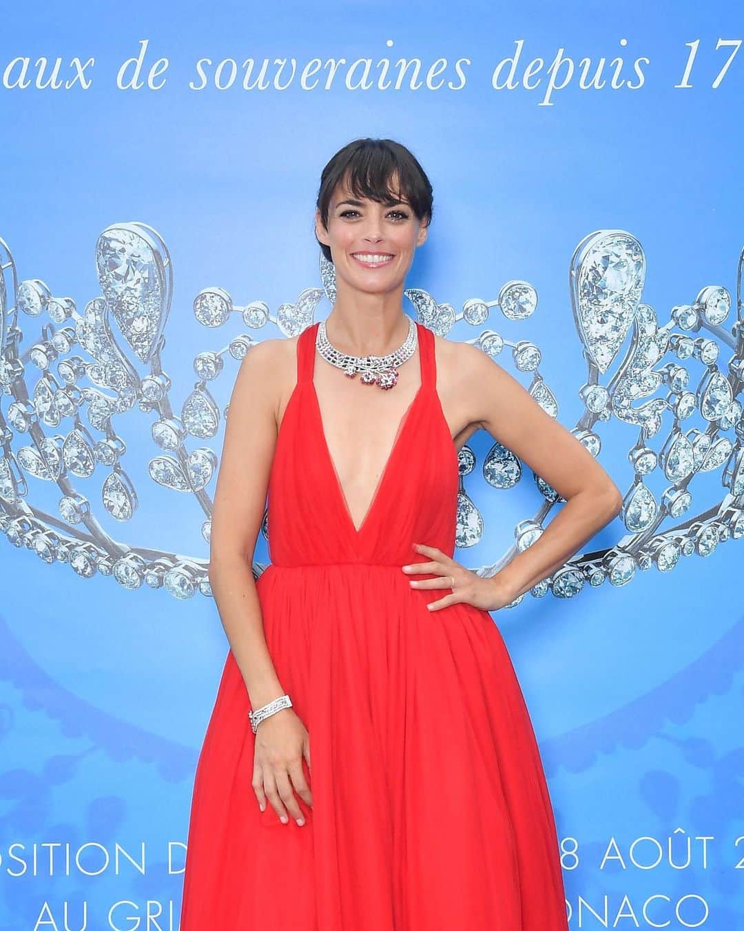 Chaumetさんのインスタグラム写真 - (ChaumetInstagram)「With us in Monaco for the inauguration of our new exhibition Chaumet in Majesty, Jewels of Sovereigns Since 1780 was the charming French actress and friend of the Maison, @berenicebejo_official. With elegance and grace, she wore the Chant de Printemps necklace from our High Jewellery collection Les Mondes de Chaumet for the opening festivities. #Chaumet #ChaumetMonaco #CelebritiesimChaumet #HighJewellery #HauteJoaillerie」7月13日 3時44分 - chaumetofficial