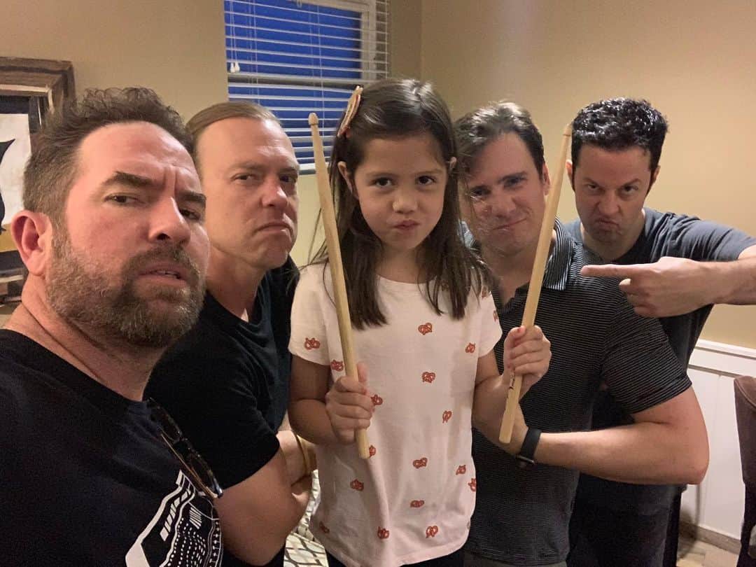 Jimmy Eat Worldさんのインスタグラム写真 - (Jimmy Eat WorldInstagram)「We added a new band member last night. Em is taking over for @zlind76 on drums and Zach is gonna play maracas and tambo from now on. New promo shot. 💪」7月13日 3時51分 - jimmyeatworld