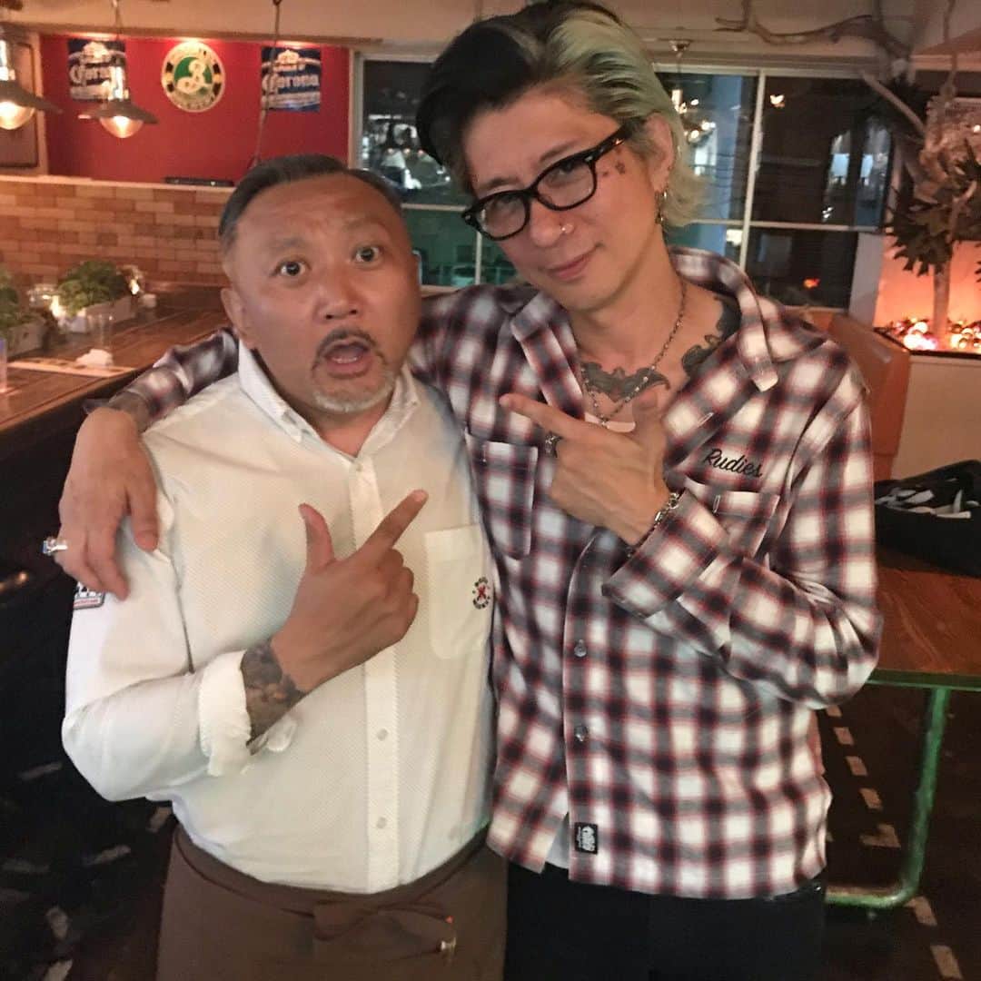 Ju-kenのインスタグラム：「高松の仲間のバーにて♫  サイコーだぜ！！！ w/ my bro @13jammy  メシも酒もオモテナシも全てspecial 、お近くの方は是非！！！🍺 at @delta087local」