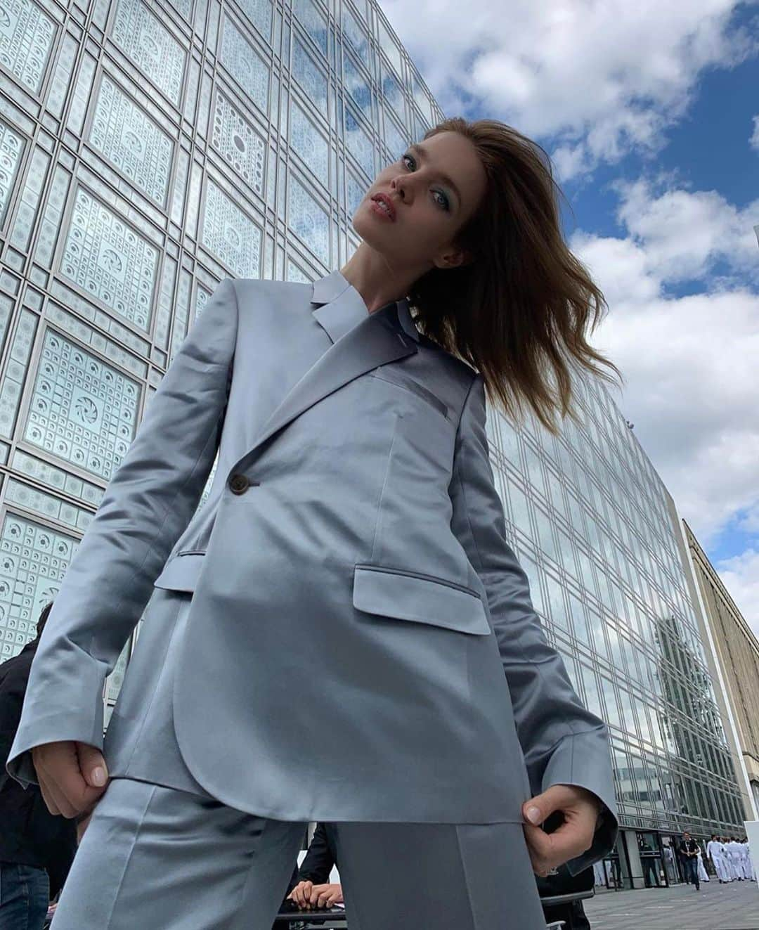 キム・ジョーンズさんのインスタグラム写真 - (キム・ジョーンズInstagram)「3 weeks ago @dior men’s show @natasupernova in oblique satin suit ⚡️⚡️⚡️」7月13日 3時56分 - mrkimjones