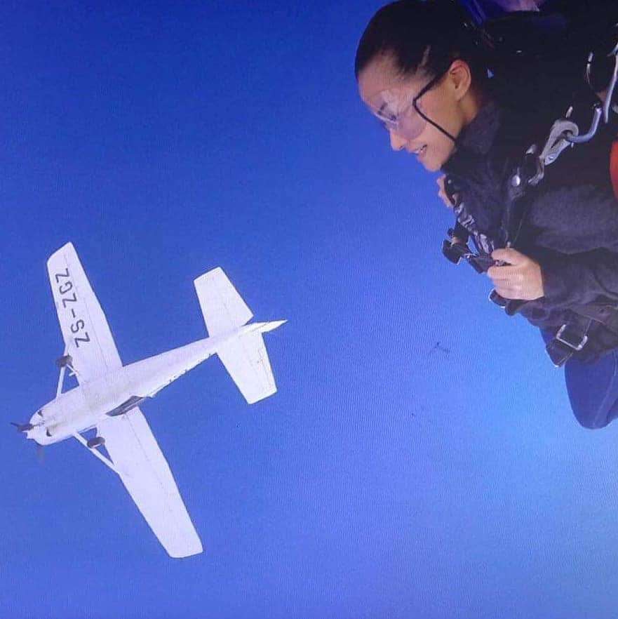 Maker's Watch Knot SGさんのインスタグラム写真 - (Maker's Watch Knot SGInstagram)「@Samantha_kan an explorer at heart experienced sky diving in Cape Town, South Africa on her last trip.  This adventure reminded her that sometimes in life it's ok to learn to let go and trust as we can't control everything.  Just enjoy the process and things will unfold the way it's meant to be.  #TheExplorerWithin #makerswatchknot #knotsg #watchrobe #dailywatch #watchshot #mixandmatch #styletip #lifequote #ig_singapore #sglife #madeinjapan #japanesewatch」7月12日 18時59分 - knot_singapore