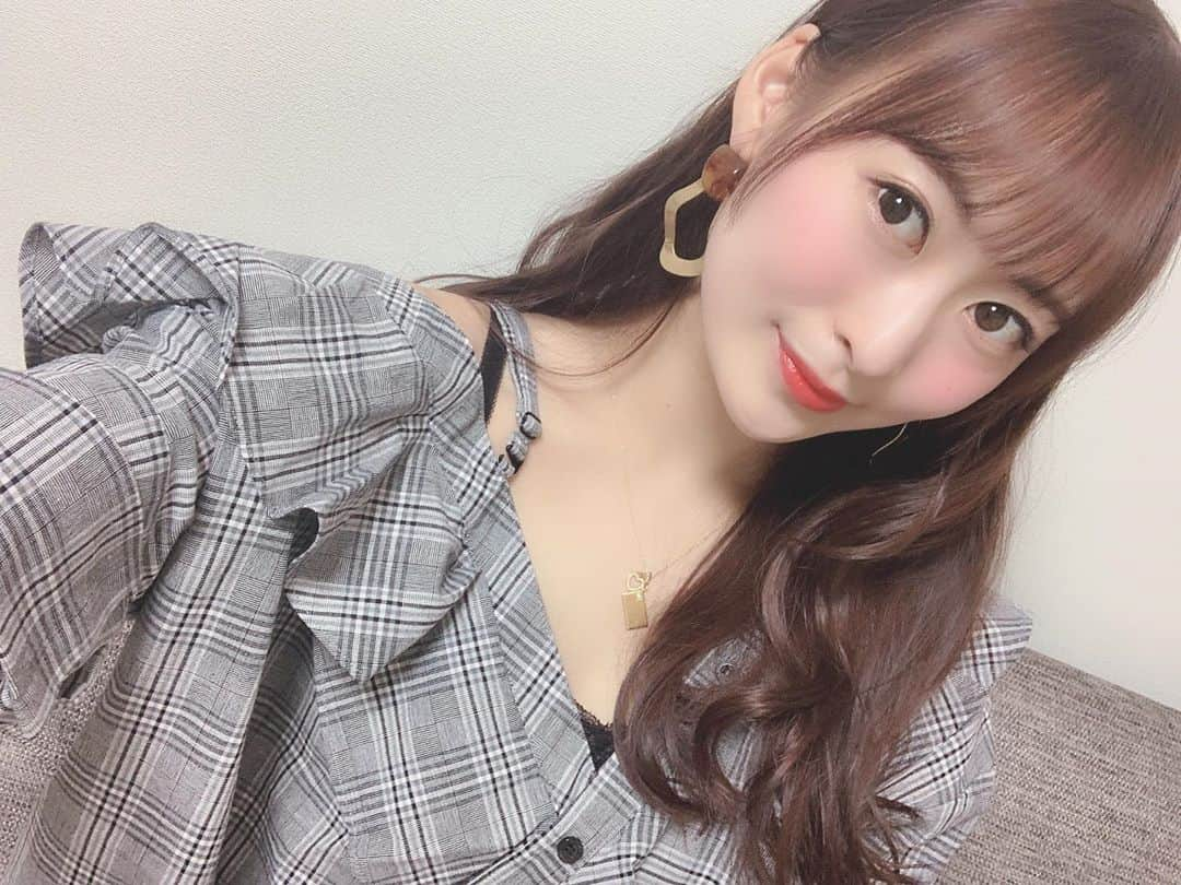 三浦亜莉沙さんのインスタグラム写真 - (三浦亜莉沙Instagram)「.﻿ 新しい髪色﻿ ほんとにいい感じ🥺💗﻿ .﻿ .﻿」7月12日 19時08分 - arisa_0720