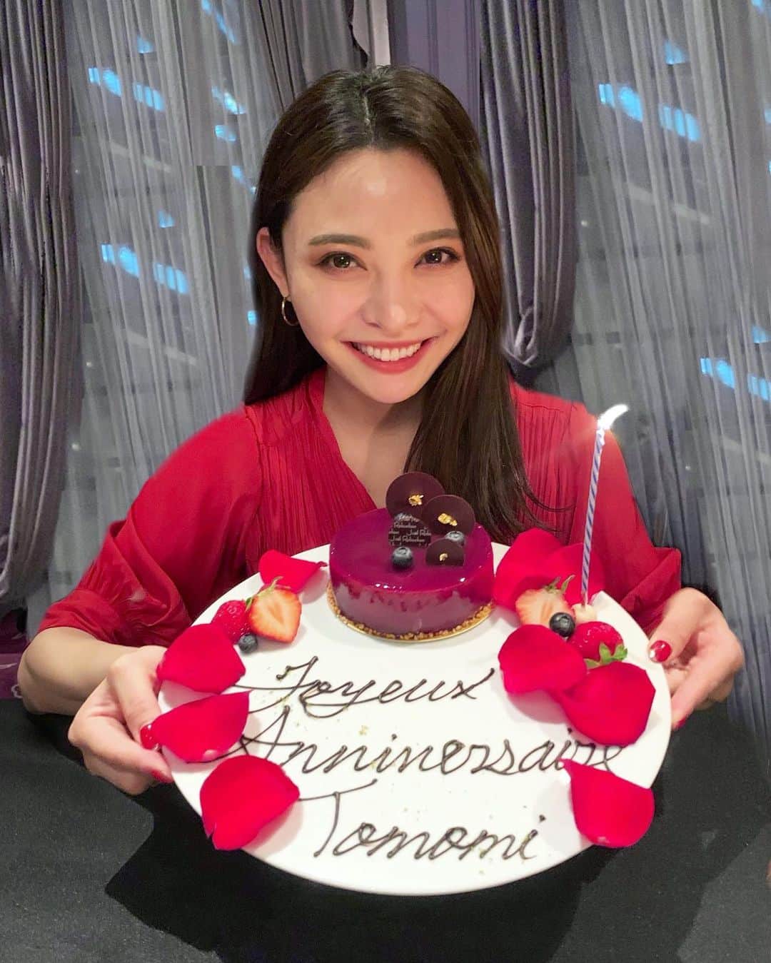 のインスタグラム：「7月11日に30歳になりました！ ステキな大人の女性になれるように頑張ります✨ これからも宜しくお願い致します😘❤️」