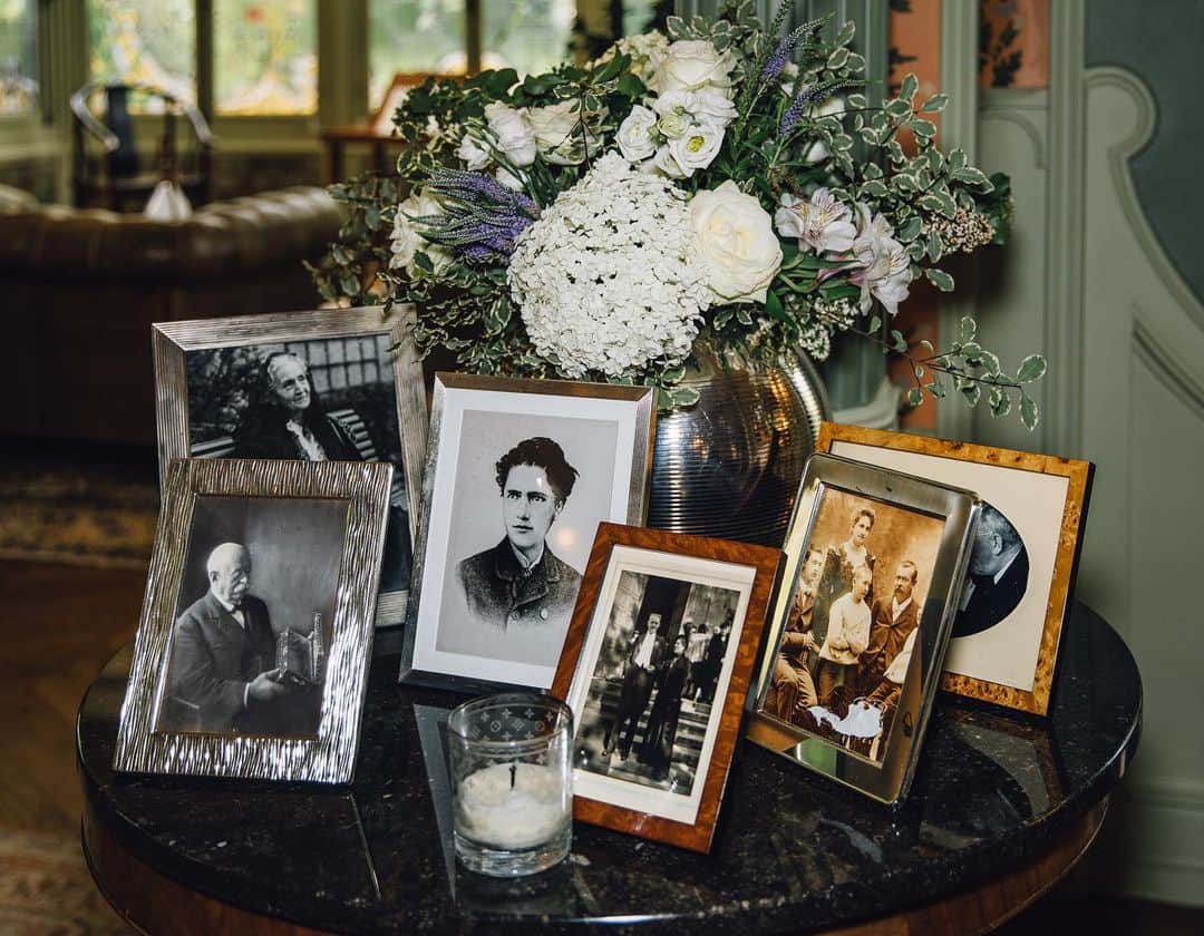 STYLE DU MONDEさんのインスタグラム写真 - (STYLE DU MONDEInstagram)「@louisvuitton historic family home for @voguemagazine #louisvuitton」7月12日 19時21分 - styledumonde