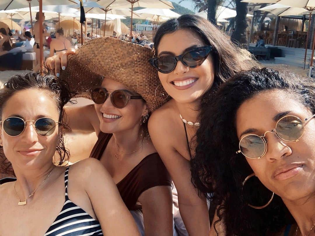 Chiquinquira Delgadoさんのインスタグラム写真 - (Chiquinquira DelgadoInstagram)「Verano con gente que quiero y mucho 🧡  Summer with people that I love 🧡 @marielena @paoramos @dearabalenger」7月12日 19時20分 - chiqui_delgado