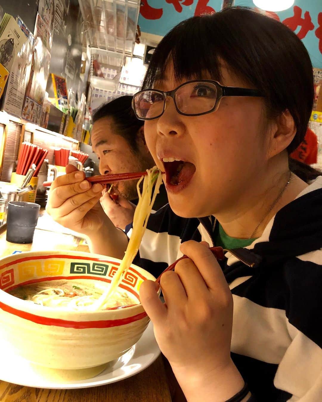 松井理子さんのインスタグラム写真 - (松井理子Instagram)「恒例のラーメンを食べる会やってきましたよ！  おいしかった！！ 特にカズさんと井上さんが食べてたのがおいしかったーwww  私のも勿論おいしかった🍴😋 kyushujangara.co.jp/shops/akasaka/」7月12日 19時24分 - ume_ume_phot