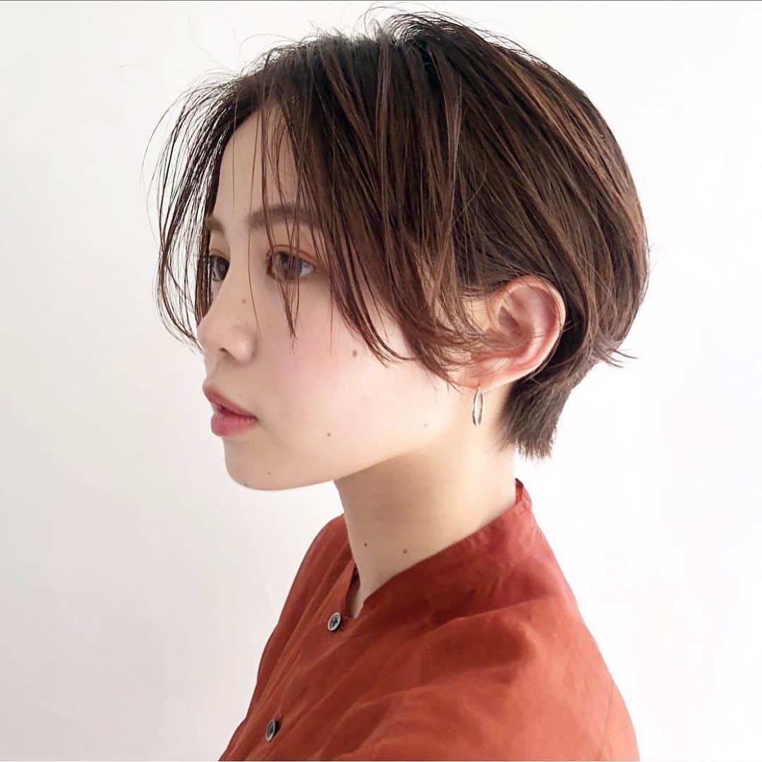 Yanagihara Hirokiさんのインスタグラム写真 - (Yanagihara HirokiInstagram)「オーダー多いハンサムショート ・ ・ 前髪はその人に合わせたカスタマイズ ・ 切りたいけど迷っている方是非お任せ下さい。 ・ #ハンサムショート#ショートhair#美容室#ショートカット#lala__hair」7月12日 19時25分 - yanagihara_hiroki