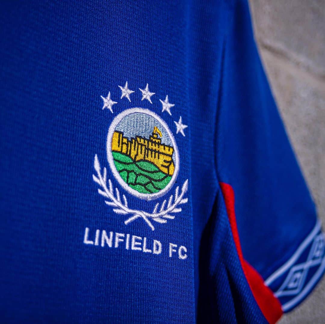 UMBROさんのインスタグラム写真 - (UMBROInstagram)「Linfield FC. Home Shirt. 19/20. 🔵🔴⚪️. . . . . #umbro #umbrofootball #linfield #linfieldfc #football #footballshirts #home @officialblues1886」7月12日 19時27分 - umbro