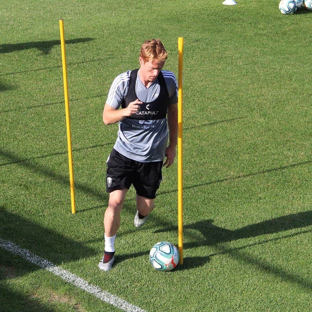 アレハンドロ・フェルナンデス・イグレシアスのインスタグラム：「Let’s Gooooo🤙🏻」