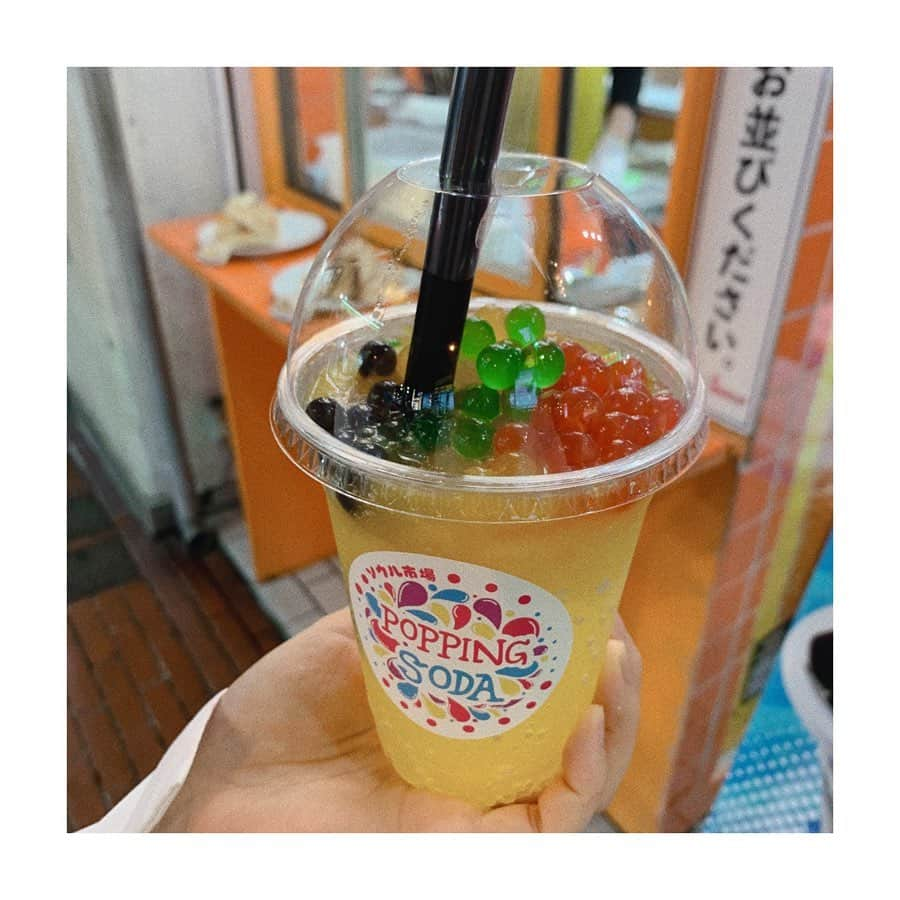 定岡ゆう歩さんのインスタグラム写真 - (定岡ゆう歩Instagram)「最近新大久保で飲んだポッピングソーダってやつなんだけど、カラフルで、噛んだら中からフルーツソースがでてくる、新食感だった🙏 ほんとは1種類しかボバが選べないらしいんだけど、どうしても全種類食べたくてお願いしたら作ってくれた🥺 カムサ〜🇰🇷 ・ ・ ・ ・ 近々韓国行きたいな〜 ・ ・ ・ ・ #新大久保#ポッピングボバ#東京」7月12日 19時53分 - ufo.sadaoka