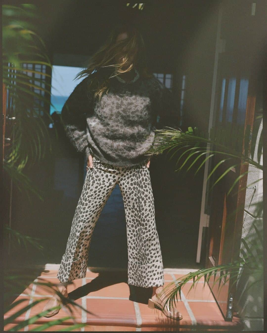 シー ニューヨークさんのインスタグラム写真 - (シー ニューヨークInstagram)「SPOTTED: The Leo Cuff Pant & Leopard Sweater 🐆⠀⠀⠀⠀⠀⠀⠀⠀⠀ #seanewyork」7月12日 20時00分 - seanewyork