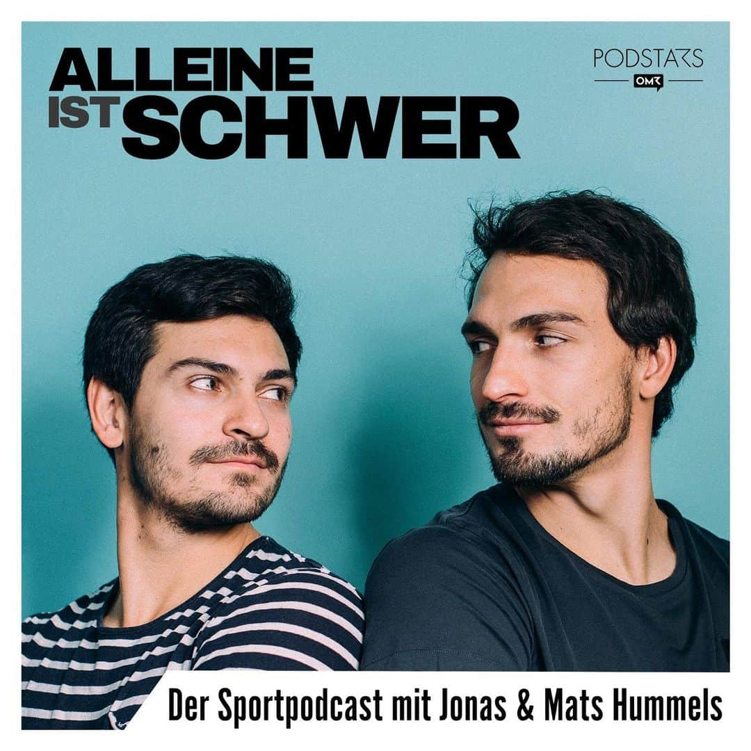 マッツ・フメルスさんのインスタグラム写真 - (マッツ・フメルスInstagram)「Na dann wollen wir mal unter die Podcaster gehen... Mein Bruder Jonas und ich werden bei „Alleine ist schwer“ unsere Gedanken zu verschiedensten Sport-Themen zum Besten geben, getreu dem Motto ‚Viel Meinung, wenig Ahnung‘ 😁 Hört mal rein in die erste Folge!🎙 Link in Bio. @alleineistschwer.podcast」7月12日 20時00分 - aussenrist15