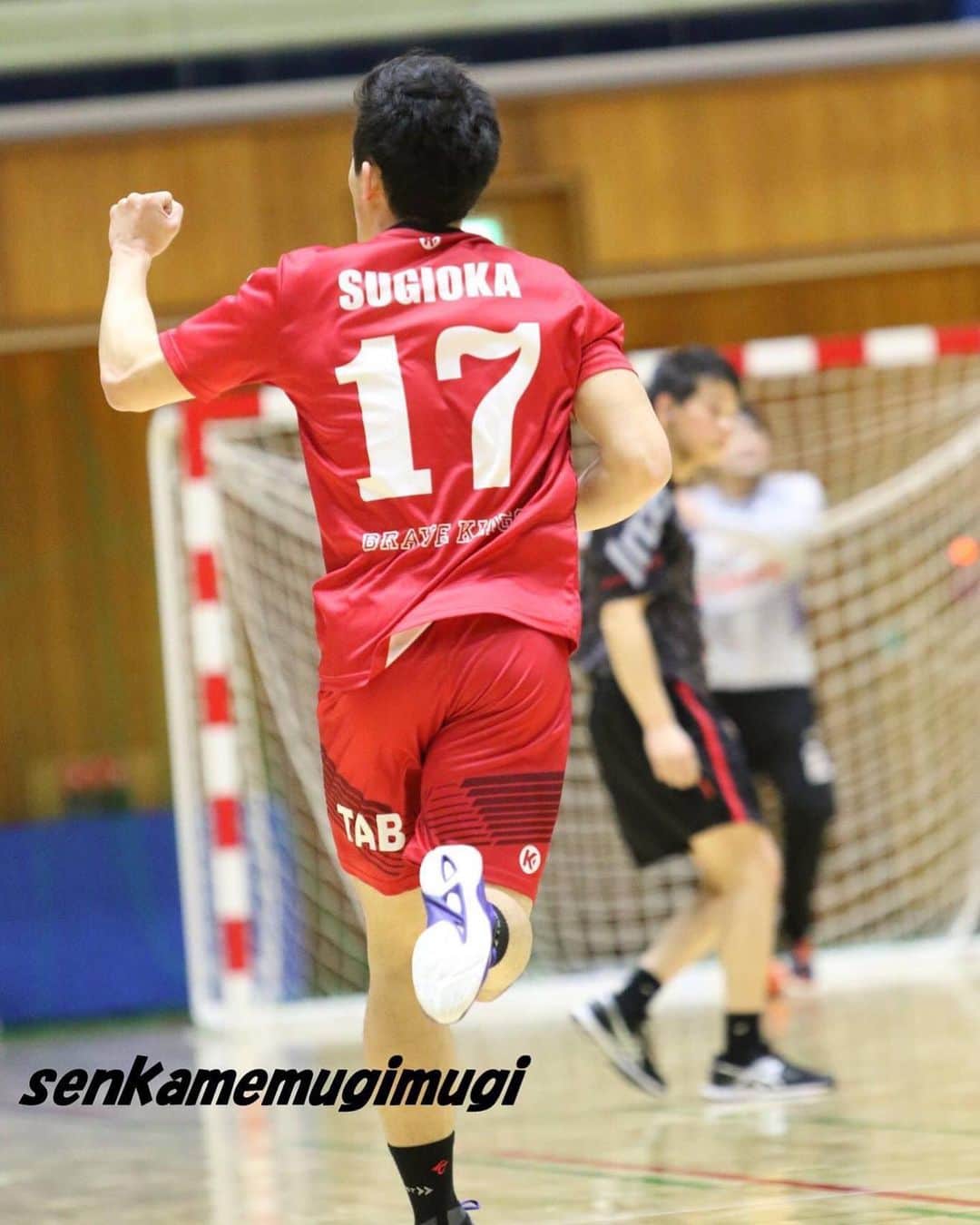 杉岡尚樹さんのインスタグラム写真 - (杉岡尚樹Instagram)「JHL 2019-20season🔜🦍👑 今シーズンも応援よろしくお願いします！🔴🔵 #トヨタ車体 #bravekings #handball #ハンドボール」7月12日 20時05分 - naokisugioka