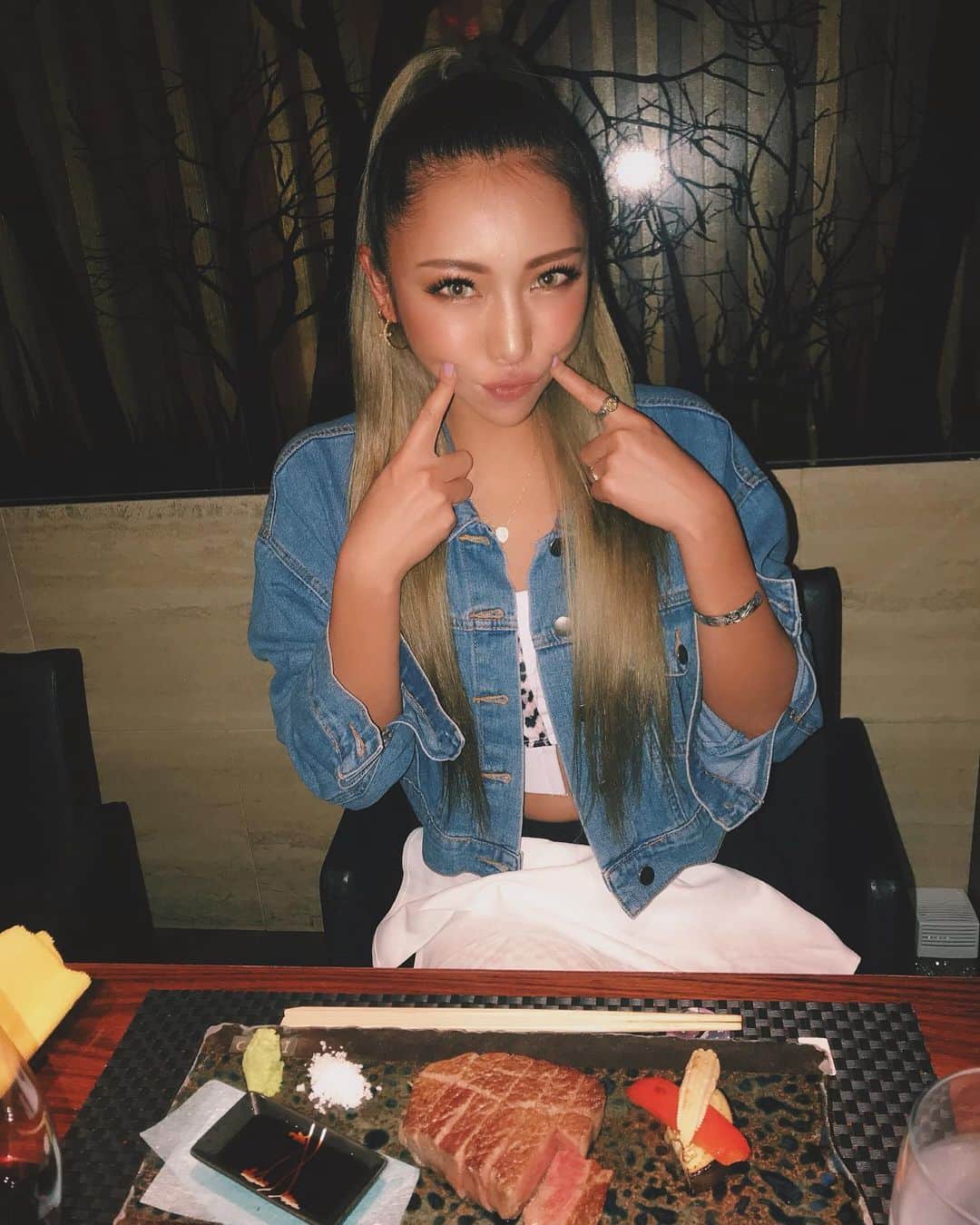 角田麻央のグルメインスタ