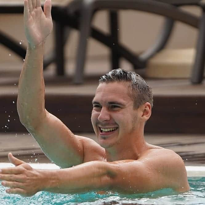 セビージャFCさんのインスタグラム写真 - (セビージャFCInstagram)「Pool time! 🏊‍♂️☀️ #summer #vamosmiSevilla #WeareSevilla」7月12日 20時11分 - sevillafc