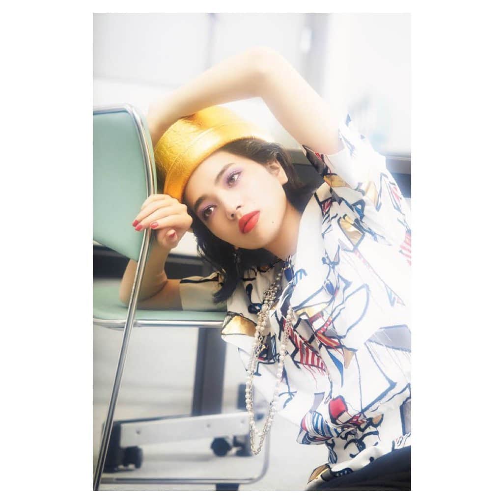 小松菜奈さんのインスタグラム写真 - (小松菜奈Instagram)「GINZA 📕 #japan#magazines」7月12日 20時23分 - konichan7