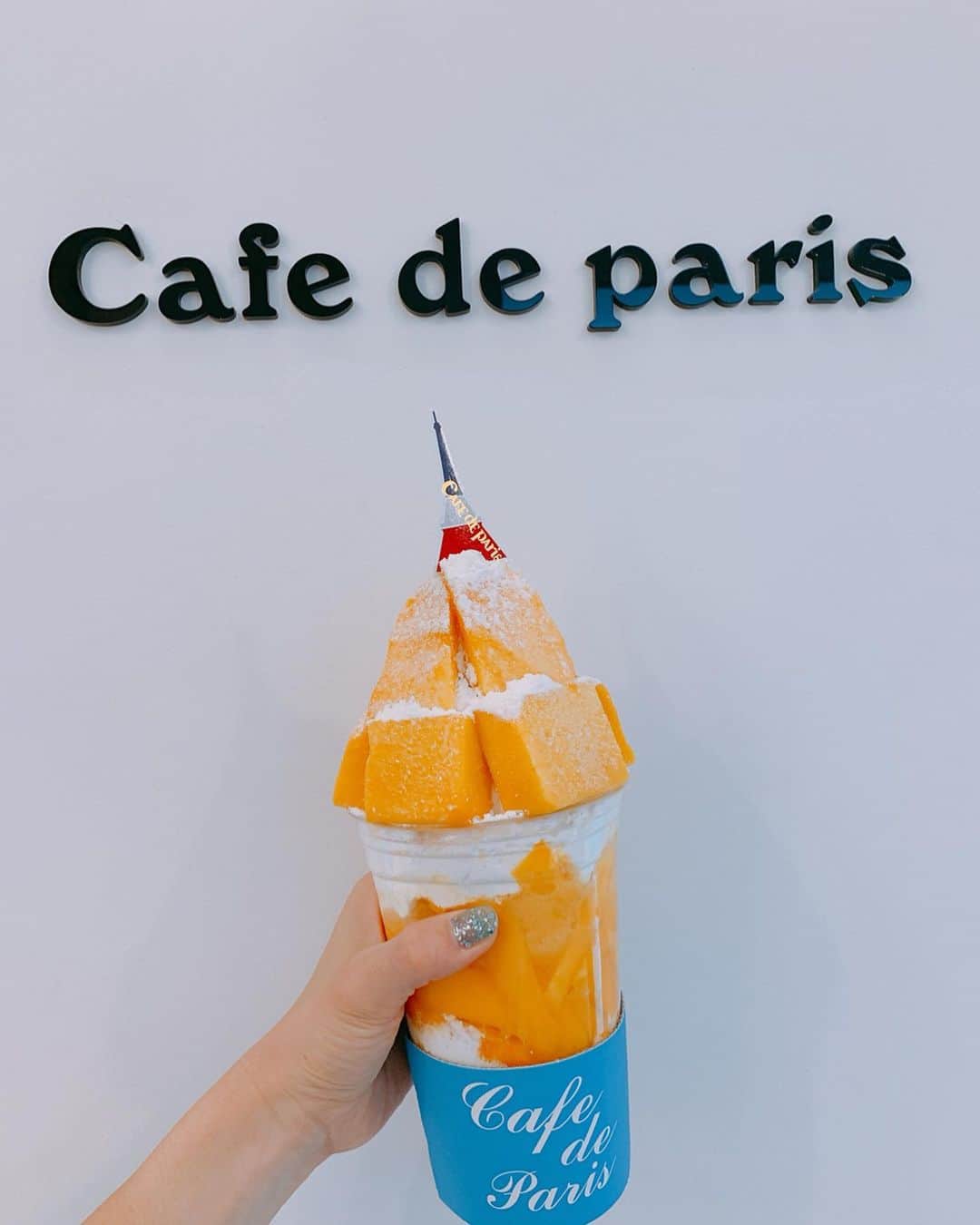 八軒あやねさんのインスタグラム写真 - (八軒あやねInstagram)「Cafe de paris 🗼🇫🇷 マンゴーボンボン🥭🍨 #cafedeparis #mangobonbon #mango #マンゴーボンボン #パフェ #明洞 #明洞カフェ #明洞スイーツ #myongdong #タビジョ #関西モデル #モデル #インスタ映え #photogenic」7月12日 20時29分 - ayagram_8_