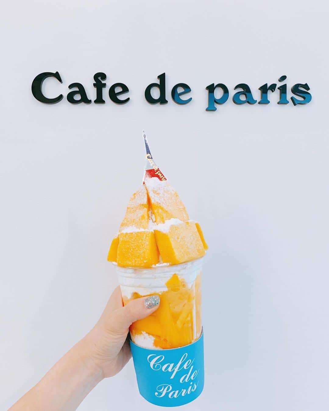 八軒あやねさんのインスタグラム写真 - (八軒あやねInstagram)「Cafe de paris 🗼🇫🇷 マンゴーボンボン🥭🍨 #cafedeparis #mangobonbon #mango #マンゴーボンボン #パフェ #明洞 #明洞カフェ #明洞スイーツ #myongdong #タビジョ #関西モデル #モデル #インスタ映え #photogenic」7月12日 20時29分 - ayagram_8_