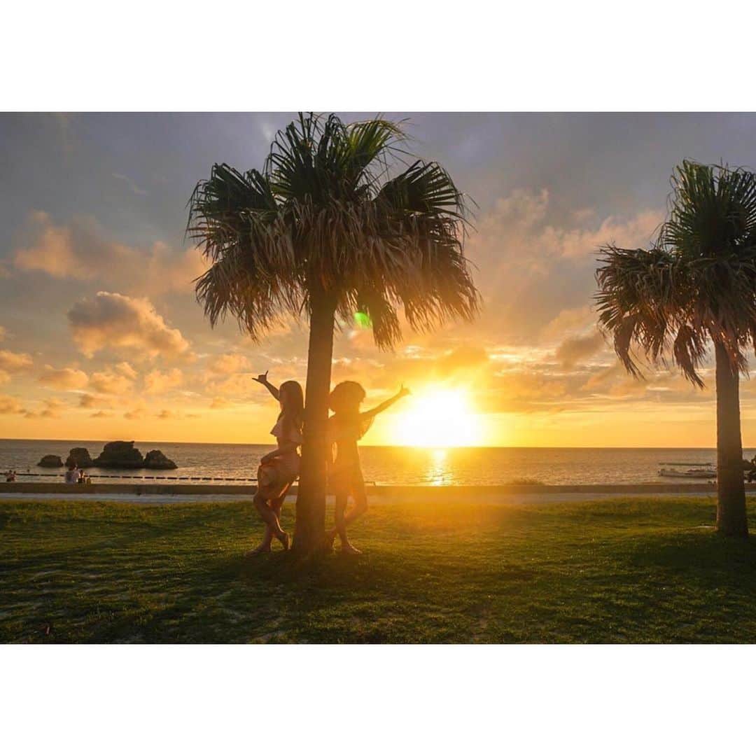 DAMチャンネルさんのインスタグラム写真 - (DAMチャンネルInstagram)「.﻿ ▽今週のDAMハピ💐△﻿ ﻿ みなさんの『#DAMハピ』な瞬間をお届け！﻿ 現在のテーマは「あなたの夏の写真」🌻﻿ ﻿ 今回ご紹介させていただいたのは、﻿ ﻿ 海岸から見える夕日が綺麗なアラハビーチのお写真✨﻿ 沖縄旅行に行きたくなるとても素敵な1枚ですね😊﻿ ﻿ 投稿2枚目をチェック🌟﻿ ﻿ Repost from @mami__camera﻿ ﻿ 昨日はホテルの近くのビーチで﻿ サンセット見れたぁ😍☀️﻿ 雲いっぱいでなかなか見えんかったけど﻿ 最後沈むときすっごい綺麗やった☺️👏🏻﻿ ﻿ そしてここのビーチはヤシの木もあって﻿ めちゃくちゃ可愛かった🤙🏽💓🌴🌴﻿ ﻿ _﻿﻿ ﻿﻿ 『#DAMハピ』をつけて「夏の写真」を投稿してくれた中から、ランダムでDAM CHANNEL Instagramでご紹介する企画✨﻿﻿ 通常投稿で紹介された方には【Amazonギフト券5,000円分】をプレゼント🎁﻿﻿ まだまだ募集中！﻿﻿ ﻿﻿ ■応募期間﻿﻿ 2019年6/21(金)〜7/15(月祝) 23:59﻿﻿ ﻿﻿ ﻿﻿ ◾️応募条件﻿﻿ ❶DAM CHANNELの公式アカウント( @damchannel )をフォロー﻿﻿ ❷ご自身の「夏の写真」をハッシュタグ「 #DAMハピ」をつけてInstagramに投稿﻿﻿ ※通常投稿のみ。上記全てが必須条件となります。﻿﻿ ﻿﻿ ﻿﻿ ■応募規約﻿﻿ ・キャンペーン事務局にて選定した写真、およびご投稿いただいたアカウント名は、編集のうえ、以下に使用致します。﻿ 1. DAM CHANNELアカウントからリポスト、ストーリーズ等として投稿。﻿ その際、採用のご連絡はいたしませんのでご了承ください。﻿ ・不適切な写真は応募の対象外とさせて頂きます。﻿ ⇒暴力的・性的・差別的描写あるいは表現のある写真等﻿ ※複数枚ご応募された場合は、1枚選出し、使用させていただきます。﻿ ﻿ ﻿ ＊注意事項＊﻿ 以下の注意点をよくお読みいただき、同意の上ご応募ください。﻿ 投稿者が本キャンペーンへ参加された場合、すべての応募条件に同意したものとみなします。﻿ ※投稿者が全ての権利を有する写真やコメントのみを投稿してください。﻿ ※投稿された写真やコメントの著作権は、投稿者に帰属いたしますが、投稿者は、当社に対して無償で非独占的に使用する権利(サブライセンスを含む。)を許諾します。投稿者は、主催者又は協賛者に対して、著作者人格権の行使をしないものとします。﻿ ※未成年者が写真を投稿する場合は、親権者など法定代理人の同意を得る必要があります。﻿ ※当キャンペーンはInstagram及びFacebook社とは一切関係ありません。﻿ ﻿ ﻿ ＊免責事項＊﻿ ・当キャンペーンで投稿された写真による著作権・肖像権等の侵害等の責任を、当社は一切負いません。﻿ 投稿者自らが被写体本人の承諾を得る等した上でご応募下さい。万一、第三者との間で何らかの紛争が生じた際は、応募者自身の責任と費用負担によって解決していただきます。﻿ ・当キャンペーンに関する投稿への「いいね」やコメント等を頂いた場合には、お客様が﻿ Instagram上で公開されている情報へのアクセスを許諾したものとみなします。 #DAM #DAMCHANNEL #ダムカラ #DAMハピ ﻿ #DAMプレ #今週のDAMハピ #damstagram﻿ ﻿ #投稿キャンペーン #プレゼントキャンペーン #プレキャン #インスタグラムキャンペーン #プレゼント #プレゼント企画 #キャンペーン #キャンペーン実施中 #旅したくなるフォト #たびすたぐらむ #フォトジェニック #沖縄 #チェキ会 #チェキのある生活 #チェキのある暮らし#音楽が好き #歌が好き #カメラ女子 #カメラ好き #カメラ部 #カメラのある生活 #音楽大好き #音楽っていいね」7月12日 20時34分 - damchannel