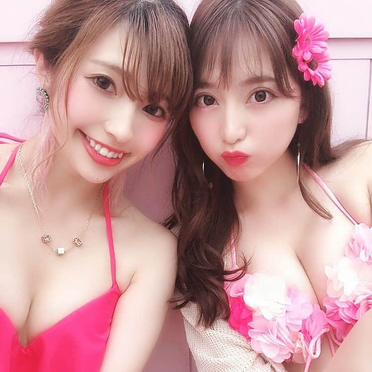 堀尾実咲のインスタグラム：「みるちゃんとサマーランドいってきた🐰💖 ナイトプールがとにかくフォトジェニックで素敵だったからお写真たくさんあっぷしてくよ😘  #サマーランド #ナイトプール」