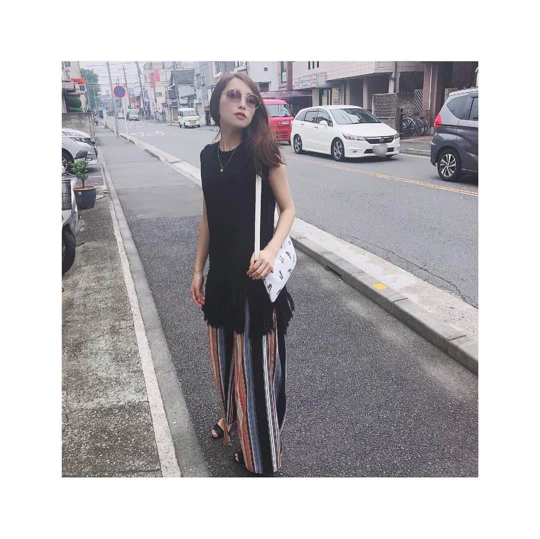 田丸あかりのインスタグラム：「サングラス買ってもうた🌼 Ray-Banちゃん¨̮♡ . . ちょっと肌寒いけど 7月なったし二の腕解禁🌸 ますます引き締めなきゃ〜💪✨ . . #rayban #レイバン . #シャッター音  #なくて #顔 #まぬけ 🐷」