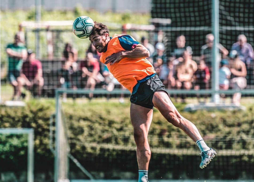 イバイ・ゴメスのインスタグラム：「🥅 ⚽️ ¿Gol?」