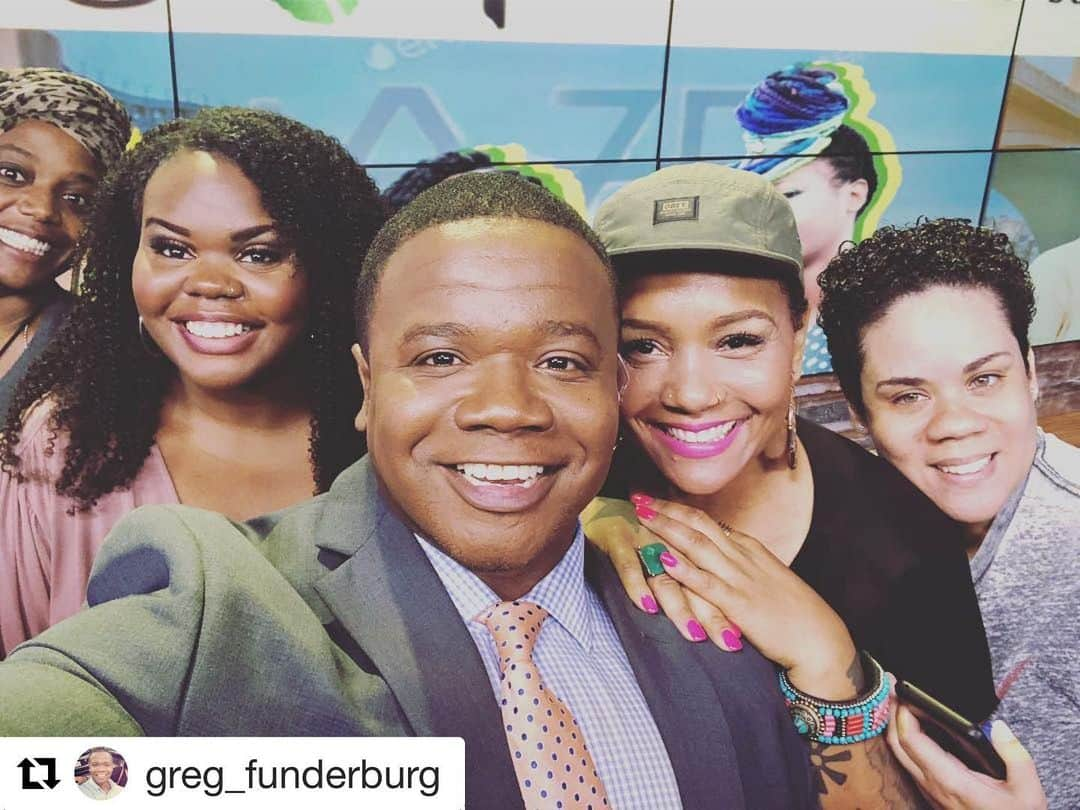 アシュリー・ヘイズさんのインスタグラム写真 - (アシュリー・ヘイズInstagram)「Kicked off the #southernteapoetrytour with @greg_funderburg and his crew from Good Morning Chattanooga. I'm so excited to tour with @thequeensheba @eg_cc  and @prettydopedia Catch us tonight at Camp House it's going to be amazing! #chattanooga #poetry #goodmorningchattanooga  #Repost @greg_funderburg with @get_repost ・・・ Tonight, the Southern Sweet Tea #Poetry Tour will stop in #Chattanooga!!!! Get your tickets today on eventbrite! The show starts at 8pm!」7月12日 21時14分 - ashleehaze