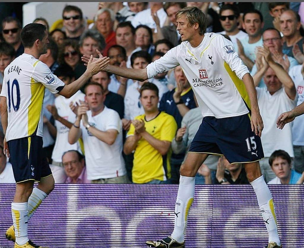 ロビー・キーンさんのインスタグラム写真 - (ロビー・キーンInstagram)「Congrats on a great career @crouchy it was a pleasure to play alongside side you and share the dressing room with you 👍 best of luck in your next chapter pal」7月12日 21時15分 - robbiekeane