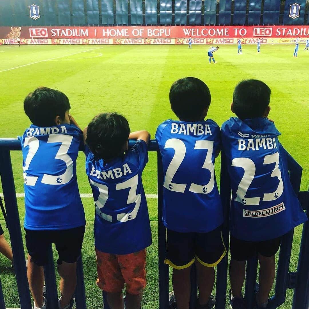 馬場悠企さんのインスタグラム写真 - (馬場悠企Instagram)「Thank you BGPU family‼︎ It was great to play with me. See you again🔵🐰 #bgpu #no23 #yukibamba #🔵🐰 #family #seeyouagain #footballplayer #⚽️ #twitter #facebook #instagram」7月12日 21時21分 - yuki_bamba32