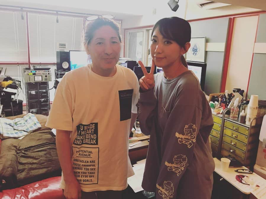 MIAKAさんのインスタグラム写真 - (MIAKAInstagram)「REC！今日はレコーディングでした！ ご縁があり、プロデューサーHALさんとまた再会できました🥺久しぶりにお会いできて嬉しかったのです🥺 当時HALさんとご一緒したライブの際の写真がインスタにあった〜！ ・ ・ とゆう事で、このRECはこの夏解禁になります〜！ ・ ・ ・ #音楽プロデューサー #青春時代に聞いてた浜崎あゆみ #キンキのフラワーと言えばHALさん #miaka」7月12日 21時35分 - miaka.jp