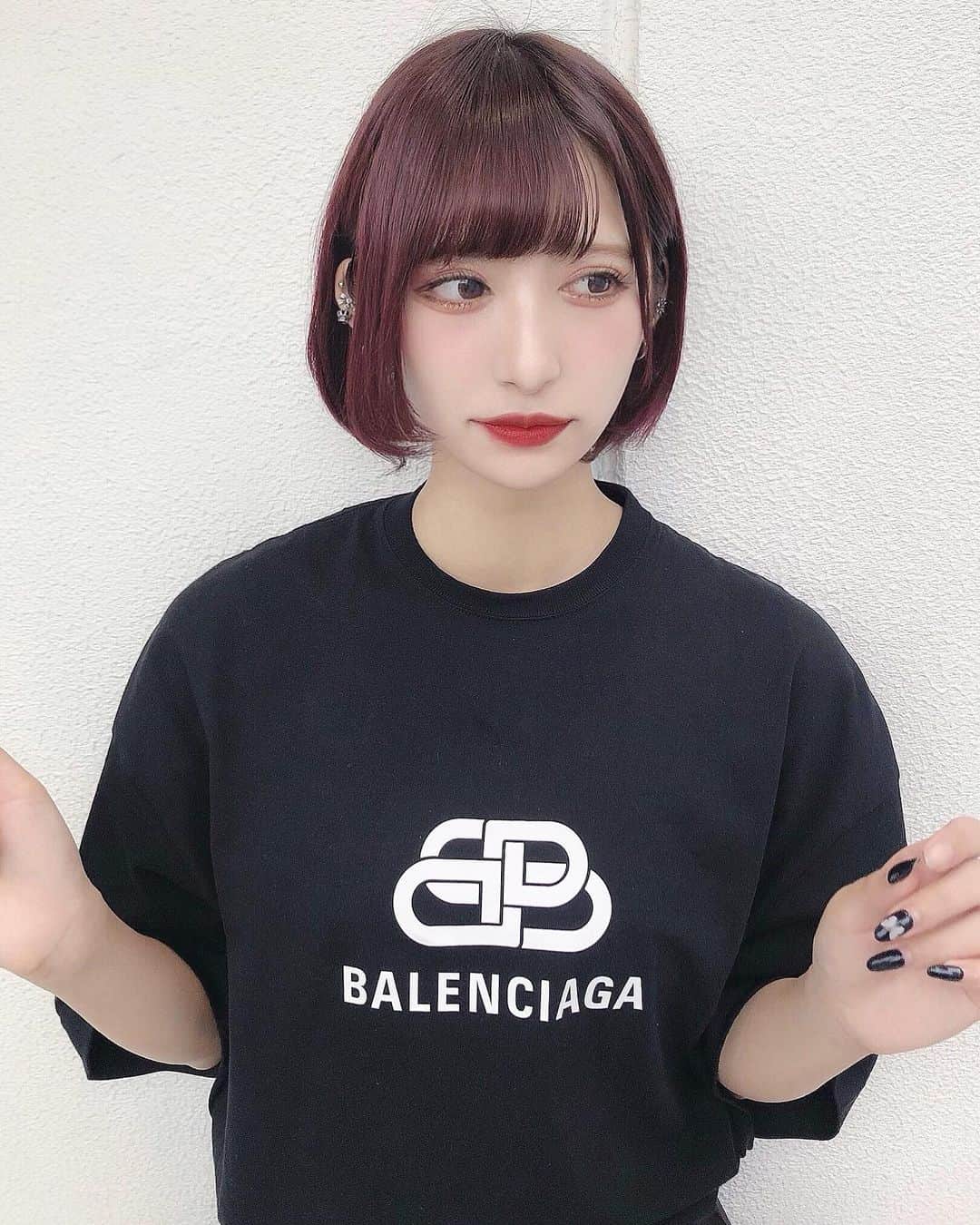 一ノ瀬りとのインスタグラム：「ただの操り人形なの痛いほど分かってるから耐えられなくて都合よい逃げ場つくって、楽しいはずなのに何しても呪縛がとけない」