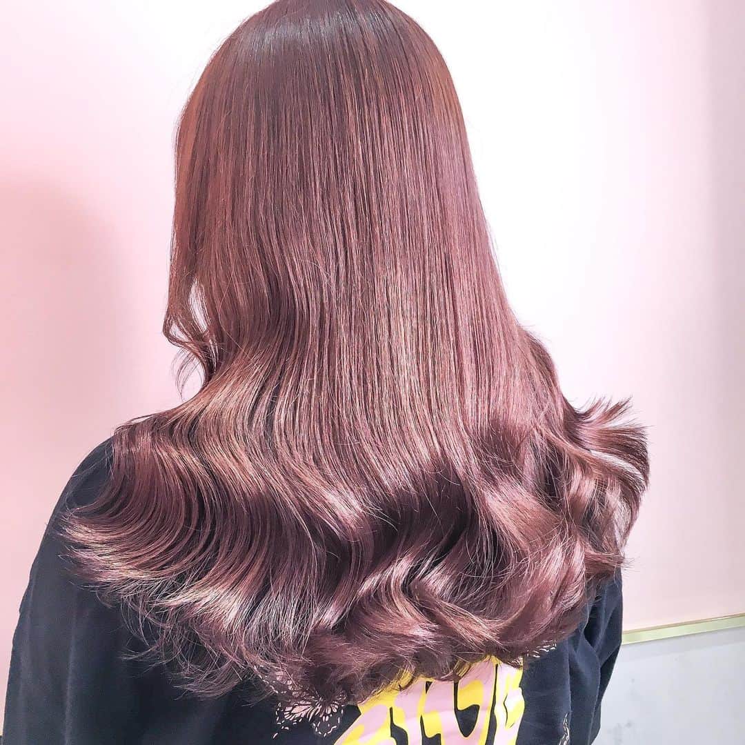 原涼香のインスタグラム：「ㅤㅤㅤㅤㅤㅤㅤㅤㅤㅤㅤㅤㅤ Coral pink 💗💗 明るめカラーを繰り返していたお客様❤︎ ブリーチなしでここまで🍨💓 かわいかったです~~ ㅤㅤㅤㅤㅤㅤㅤㅤㅤㅤㅤㅤㅤ」