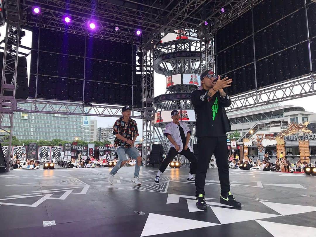 のインスタグラム：「. 🔥7/9ご来店情報🔥 . ♣️MABUさん . ♥️Happinessから SAYAKAさん 楓さん 藤井夏恋さん MIYUUさん 須田アンナさん 川本璃さん . 👑GENERATIONSから 中務裕太さん . . が🏮居酒屋えぐざいる🏮に 遊びにきていただきました🥳 . . . ♣️MABUさん . HIP HOPカルチャーをうまく取り入れた センス抜群の2曲を歌っていただき 会場を盛り上げてくれました😁🎤 . . ♥️Happinessから SAYAKAさん 楓さん 藤井夏恋さん MIYUUさん 須田アンナさん 川本璃さん . まずは会場のみなさんと乾杯🥂✨ その後に個々の活動の話などをしてくださり 会場をHappinessにしていただきました😌🎶 . . 👑GENERATIONSから 中務裕太さん . まずは会場のみなさんと乾杯🍻✨ BATTLE OF TOKYOの あんなことやこんなこと、 いろんな話をしていただきました🤗㊙️ その後になんと👀‼️ 全席を回っていただきました🏃‍♂️✨ . . . 楽しい時間をありがとうございました🙇✨ . . 毎日何が起こるかわからない 居酒屋えぐざいる🙈💓 . . みなさまのご来場をお待ちしてます🙇‍♀ . . . . #居酒屋えぐざいる #居酒屋えぐざいる10thANNIVERSARY #10周年 #10thANNIVERSARY #お台場 #夏休み #わくとま #MABU #Happiness #SAYAKA #楓 #藤井夏恋 #MIYUU #須田アンナ #川本璃 #GENERATIONS #中務裕太」