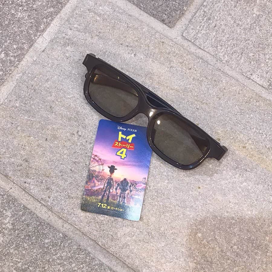 のインスタグラム：「🎬🎬🎬 ⋆⑅ ⋆⑅ ⋆⑅ 今日公開のトイストーリー4見てきた🎞 トイストーリー大好きでこの日を待ってた🥺 初っ端からラストまでずっと泣いてた🤭 ⋆⑅ ⋆⑅ #トイストーリー4 #トイストーリー #toystory #4dx #3dメガネ #ピクサー #pixar #ディズニー #disney #映画 #映画鑑賞 #20190712 #本日公開」