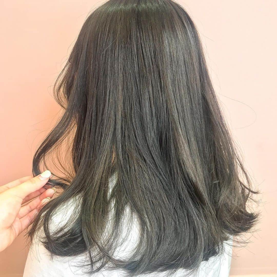 原涼香のインスタグラム：「ㅤㅤㅤㅤㅤㅤㅤㅤㅤㅤㅤㅤㅤ Olive gray 🐊🐊 留学前に来てくれたお客様🇰🇷 透けるとほんのりオリーブかわいい〜 ㅤㅤㅤㅤㅤㅤㅤㅤㅤㅤㅤㅤㅤ」