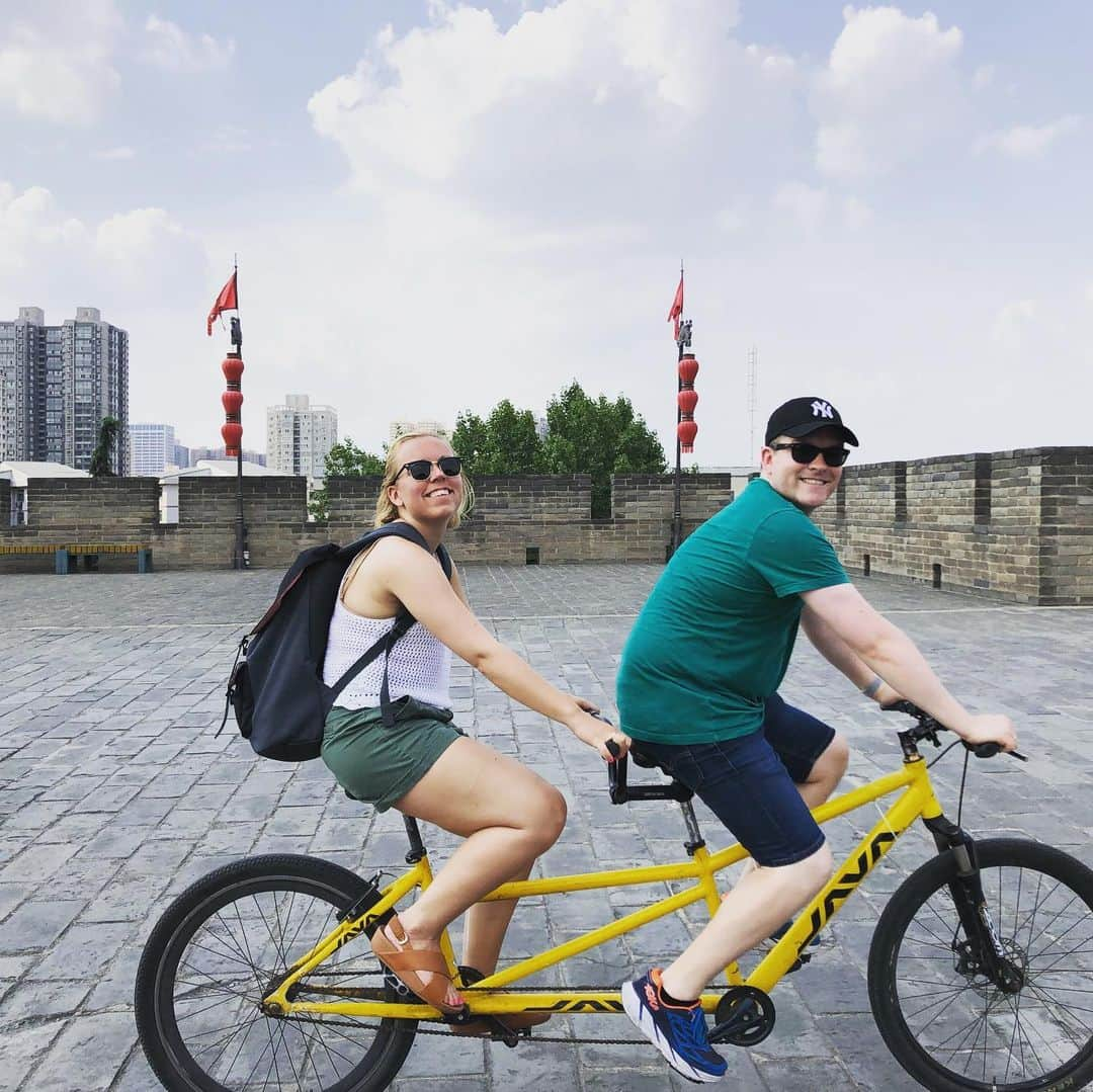 ティーネ・ティング・ヘルセットさんのインスタグラム写真 - (ティーネ・ティング・ヘルセットInstagram)「Biking on the city wall in Xian 🚲 #tandembike #citywallxian」7月12日 22時29分 - tinethinghelseth