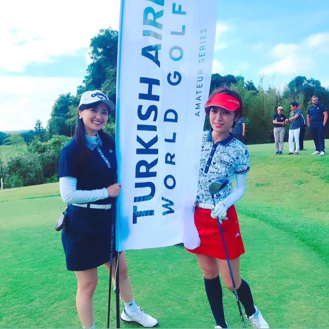 Alyssaさんのインスタグラム写真 - (AlyssaInstagram)「#ターキッシュエアラインズ ワールドゴルフカップ 日本予選 に参加してきました🤗 @turkishairlines.golf  が主催する、世界唯一のレディース大会⛳️✨ * 結果は、なんと、ベスト更新😭✨㊗️ ちゃんとした競技で自分なりの成果を出せたことがとにかく嬉しい😆💕 * それもこれも、一緒に参加して楽しく盛り上げてくれた まいちゃん @___m11m___ & 優しい同伴者様のおかげです👩‍❤️‍👩 ありがとうございました☺️ * この大会の優勝者には、アンタルヤで行われるグランドファイナルの出場権とアンタルヤの旅１週間が授与されます🏆 今年は私の大好きな @ogawa.marina パイセンが、優勝🏅✨ 本当に夢がある大会🤩 * まずは2年連続で参加できたことに感謝🙏✨ 来年も参加できたら嬉しいなぁ💛 * #完全ホールアウトってやっぱり緊張する #TAWGC #tawgc2019  #instagolf #golstagram #골프스타그램﻿﻿﻿ #ゴルフ #golf #골프 #ゴルフ女子 #女子ゴルフ #ringolf #リンゴルフ #ベスト更新 #キュルコーデ #bestscore_alyssa」7月12日 22時44分 - alyssa_golf