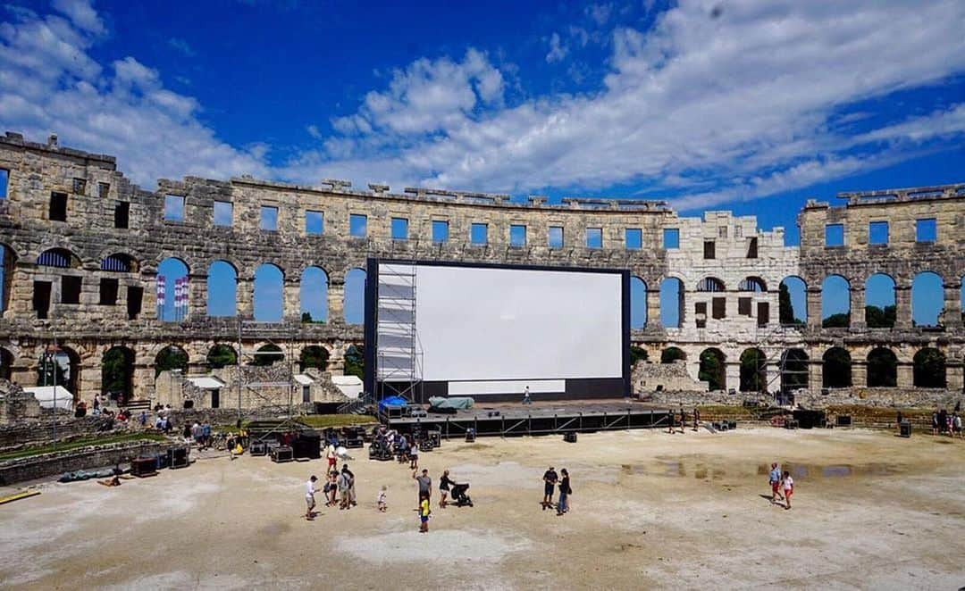 ゴラン・ヴィシュニックさんのインスタグラム写真 - (ゴラン・ヴィシュニックInstagram)「Our venue for tomorrow...😊... The magnificent #arenapula One of the six largest, still surviving Roman amphitheaters in the world, located in Pula, Istria peninsula, Croatia... These beautiful photos are by @spina100 and @peachykeen_jillybean ... 😊 ... #croatia #pula #istria #amphitheatre」7月13日 4時08分 - goran_visnjic