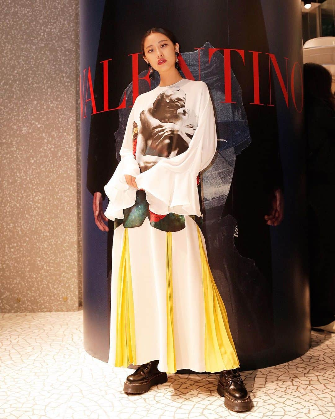 Droptokyoさんのインスタグラム写真 - (DroptokyoInstagram)「Valentino 19AW COLLECTION LAUNCH PARTY SNAP #valentinoundercover#19aw#valentino#undercover #pr#streetstyle#droptokyo#tokyo#japan#streetscene#streetfashion#streetwear#streetculture#fashion Photography: @yuri_horie_ / @abeasamidesu」7月12日 22時46分 - drop_tokyo