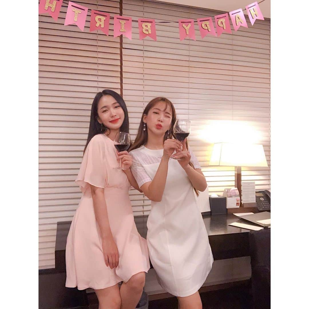 チョア のインスタグラム：「쌍댕방댕이랑 함께라  감사도 신남도 두배인 날🎂 마니마니 축하해주셔서 감사합니다🥰」