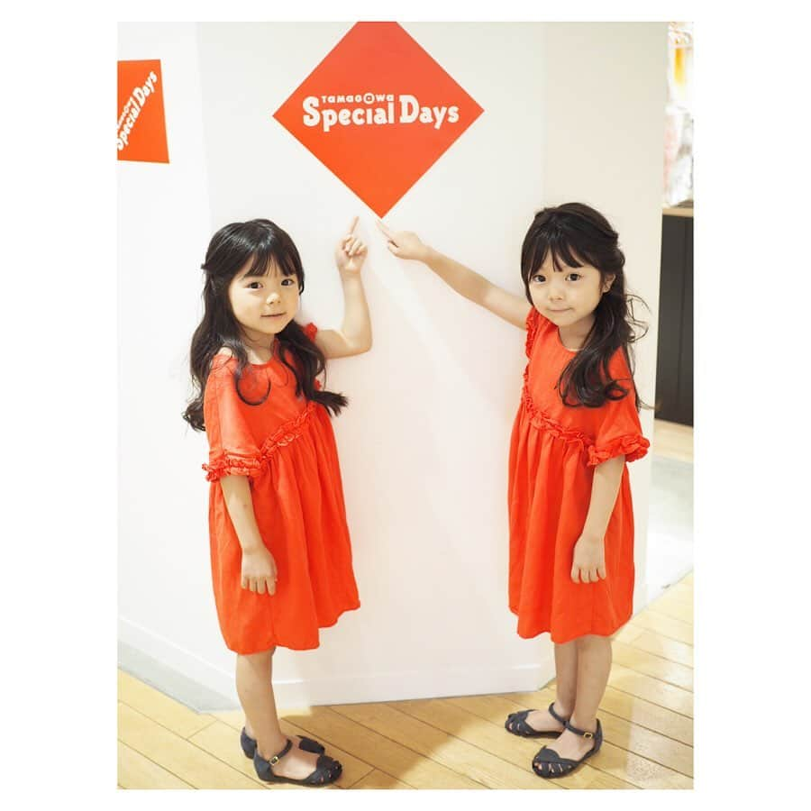 Yukiさんのインスタグラム写真 - (YukiInstagram)「お買い物が大好きな双子ちゃんと玉川髙島屋の Tamagawa Special Daysへ♡  一緒にお買い物に行くと、必ず お買い物ごっこ がはじまっておもしろい😂✨✨ 1月と7月の年に2回だけの特別なセールの4日間なのでほぼ毎回行ってます(o^^o)♡ saleはもちろんタイムサービスもかなりお得になっていて、ハイブランドも割引率的にかなりお得なのでcheckして欲しいです🥰  CLASKAで前から気になっていてキッズのキャップもget✨ ベビーサイズもあるのでリンクコーデも可愛い♡ タオルも肌ざりが良すぎてsaleでお得に買えて嬉しい♡  レディースなどの戦利品はblogに載せますね(o^^o)  15日(月)までなので、また期間中に行きたいです♡  #PR  #玉川高島屋sc #tamagawaspecialdays #タマガワスペシャルデイズ #セール #二子玉川 #双子  #claska  #bonpoint #ronherman」7月12日 22時51分 - yukikuu96