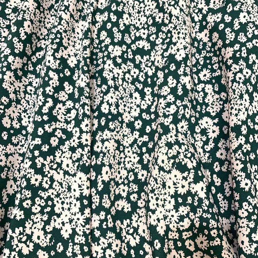 SM2olohuone LUMINE立川店さんのインスタグラム写真 - (SM2olohuone LUMINE立川店Instagram)「前の投稿でご紹介させていただきました 単色小花柄スカートの カラーバリエーションでございます♡ ⠀ ⠀ ⠀ 【 Te chichi 】 skirt ¥6.990+tax⠀ ⠀ ⠀ ⠀  #2019#summer#correction#classic#samansamos2#lumine#tachikawa#olohuone#fashion#techichi#feminine#happy#fashion#life#staffsnap#初夏#ルミネ立川#ルミネ#立川#サマンサモスモス#テチチ#クラシック#ナチュラル#通勤コーデ#休日コーデ#フェミニン#大人かわいいコーデ」7月12日 22時51分 - sm2olohuone_lumine
