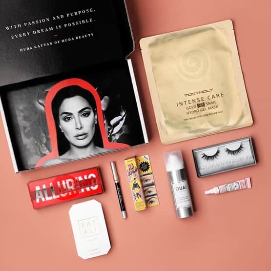 TONYMOLY USA Officialさんのインスタグラム写真 - (TONYMOLY USA OfficialInstagram)「Seriously, who doesnt LOVE @huda We are so excited to partner with @hudabeauty on this months @allure box! Go check out @hudabeauty brand new red lip plus all her favorite products including our Intense Care Gold 24k Snail Mask now in this months box now! #xoxoTM #TONYMOLYnMe #allurebeautybox」7月12日 22時56分 - tonymoly.us_official