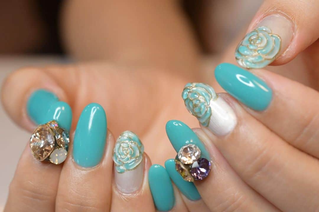 のインスタグラム：「. . 大阪市北区 梅田.中崎町.駅から徒歩7分🚶‍♀️ CADENAS nail eyelash  マツエクアカウント @cadenaseyelash LINE:@ cadenas 🆔検索🙋‍♀️ tel:06-4792-8617. cadenas.nail@gmail.com. . #ネイル #ジェルアート #大人かわいい #梅田ネイル #堂山町 #大人ネイル #個性派ネイル #クリアネイル #ジェルネイル #nail #notd #ニュアンスネイル #instanail #ワンカラー #春ネイル  #ネイルデザイン #ongels #美甲 #osaka  #ジェルデザイン #cadenas #指甲 #spring #Insatnails #fashion #シアーネイル #うる艷ネイル #トレンドネイル」