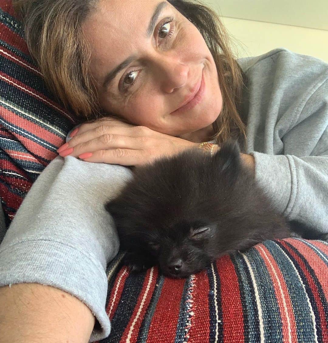 Giovanna Antonelliのインスタグラム：「Bom dia cheio de fofura! HeHeHe!!! 😬」