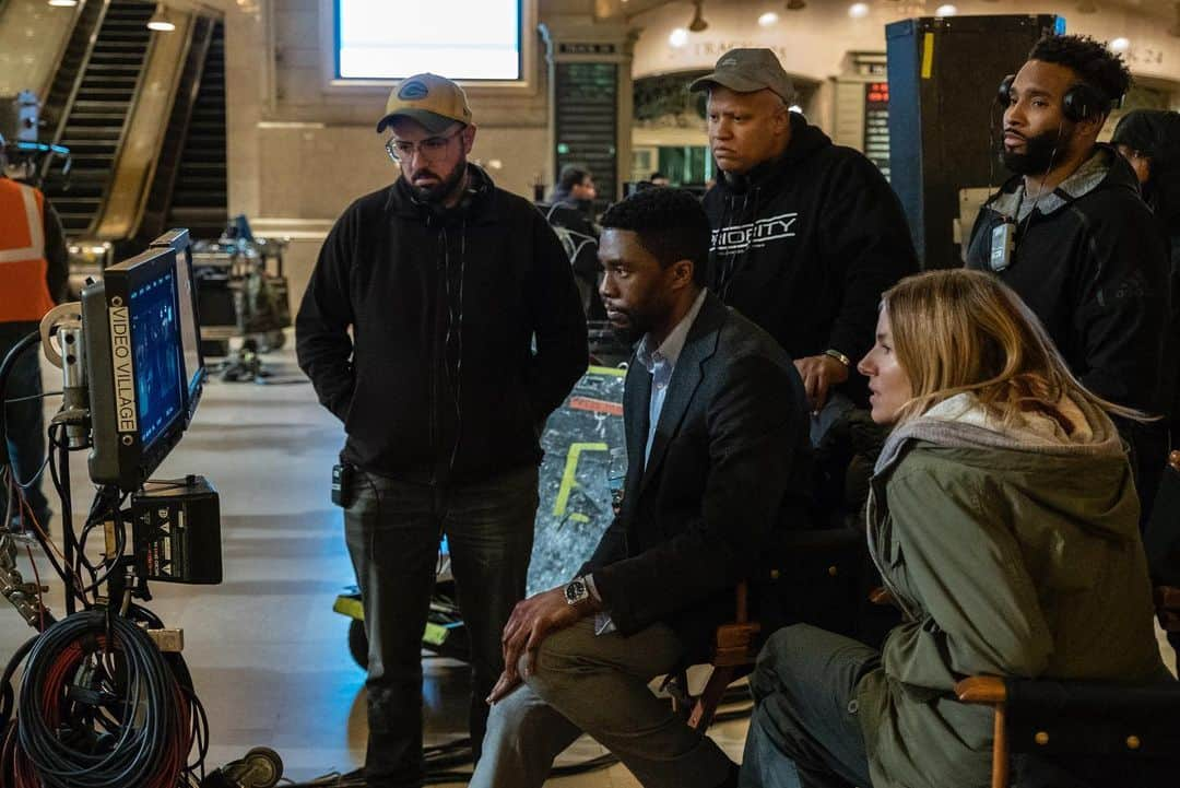 チャドウィック・ボーズマンのインスタグラム：「Grand Central Station. 5 AM. Night shoots with my producing partner @SeaChangeFilms @RealAddison @siennathing and the #21Bridges squad... proud of this cast and crew. #September27 #BTS #XceptionContent」