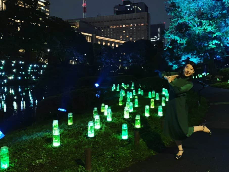 横澤夏子さんのインスタグラム写真 - (横澤夏子Instagram)「#ビーズハーバリウムinヒビヤアカリテラス2019の点灯式をしましたー！ #とてつもなく素敵だったのよー #ボタニカルをイメージしてポーズしたのよー #うふ！」7月12日 23時27分 - yokosawa_natsuko