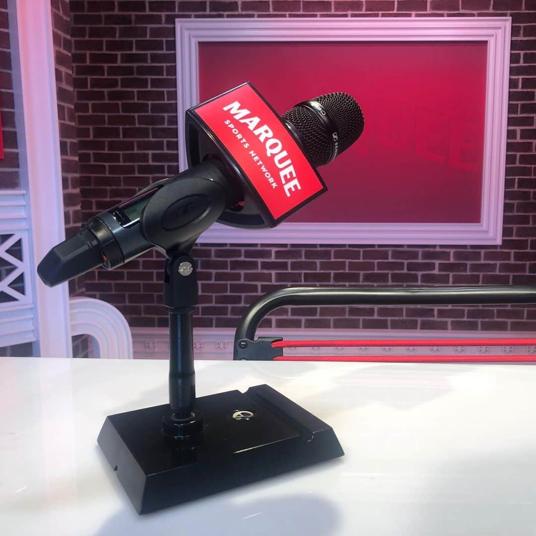 シカゴ・カブスさんのインスタグラム写真 - (シカゴ・カブスInstagram)「Test your broadcasting skills by calling a classic #Cubs moment at the new Marquee Sports Network Studio Experience at @gallagherwaychi! #SeeMeOnMarquee」7月12日 23時21分 - cubs